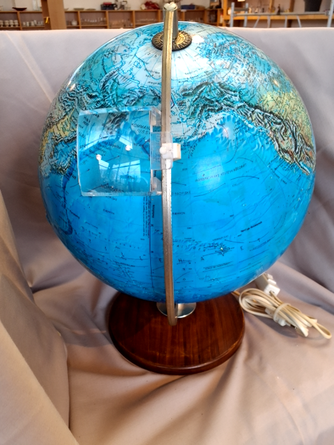 Retro Globus